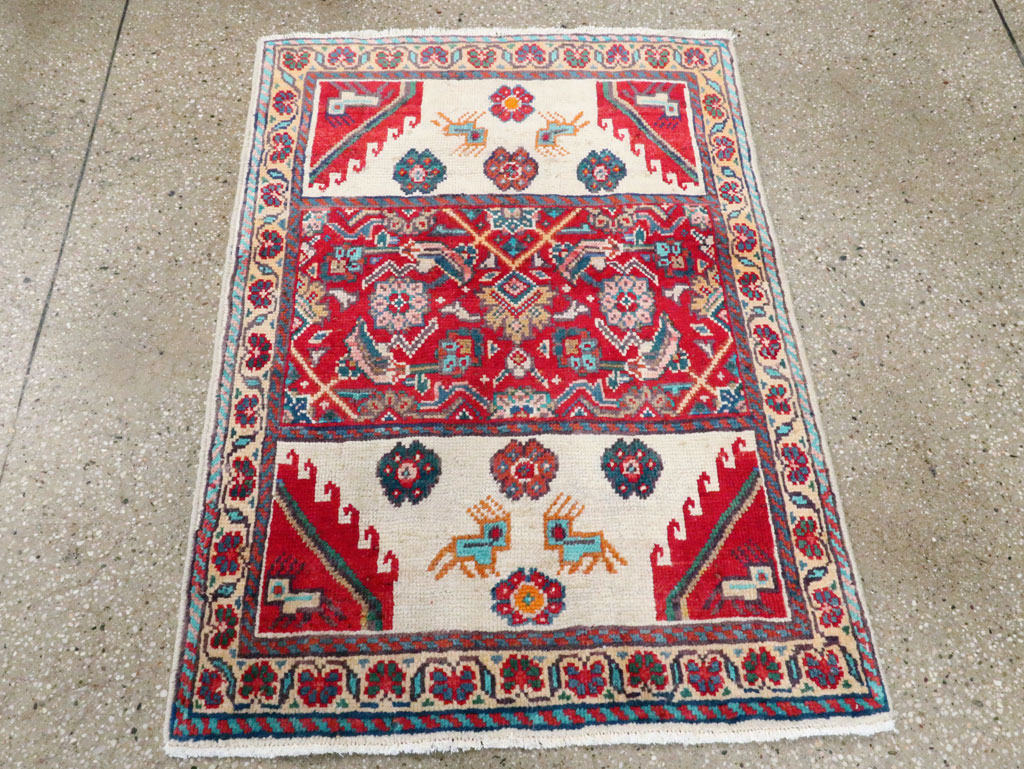 Vintage Persian Mahal Rug, No.27917 - Staging