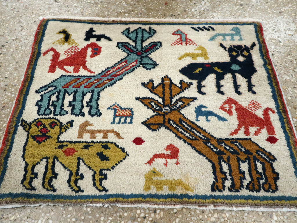 Vintage Turkish Anatolian Pictorial Rug, No.27940 - Staging