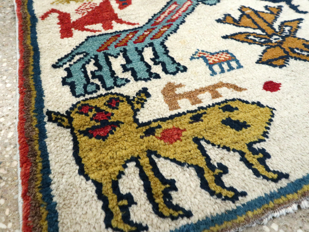 Vintage Turkish Anatolian Pictorial Rug, No.27940 - Staging