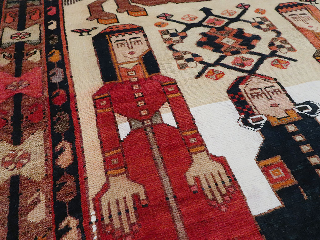 Vintage Persian Pictorial Bakhtiari Gallery Carpet, No.28005 - Staging