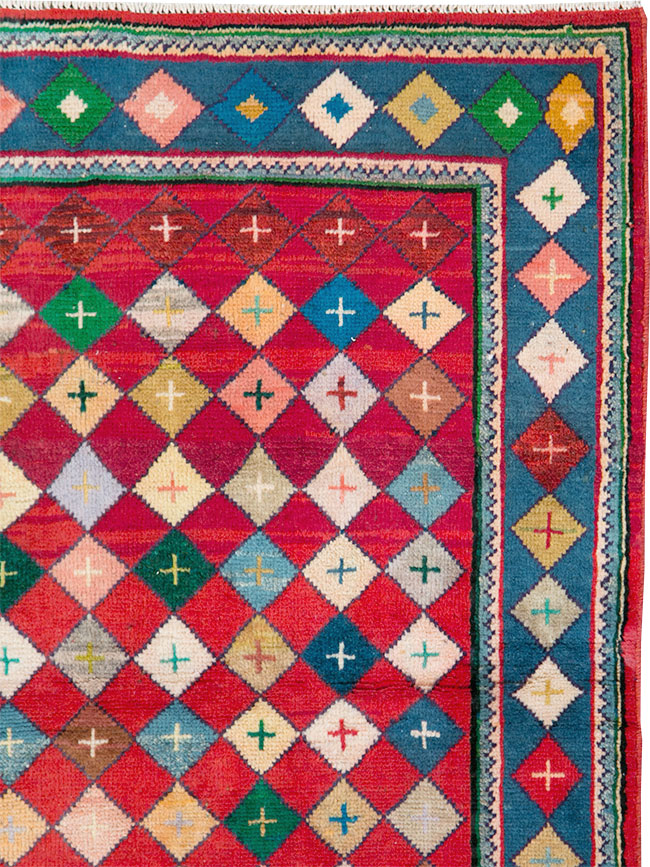 Vintage Persian Mahal Rug, No.28035 - Staging