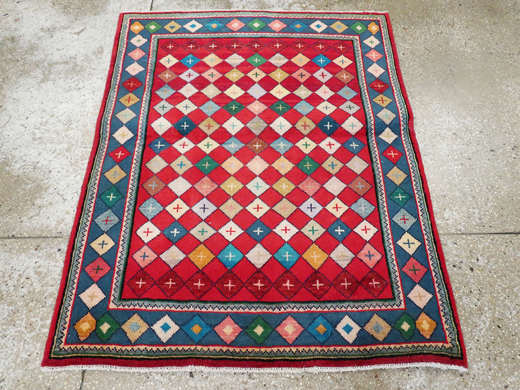 Vintage Persian Mahal Rug, No.28035 - Staging
