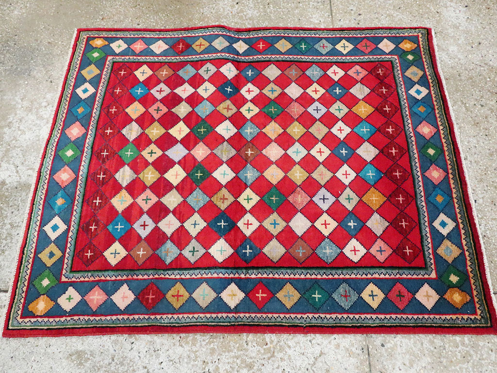 Vintage Persian Mahal Rug, No.28035 - Staging
