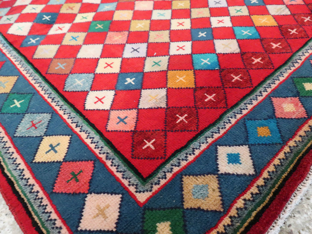 Vintage Persian Mahal Rug, No.28035 - Staging