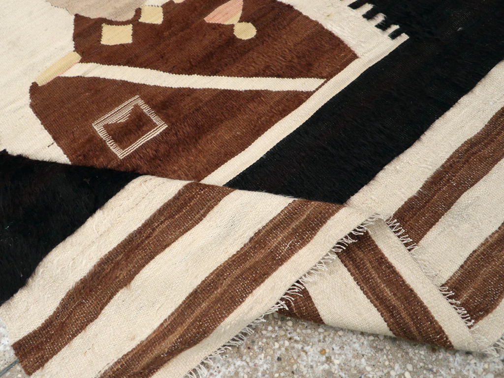 Vintage Pictorial Flatweave, No.28052 - Staging