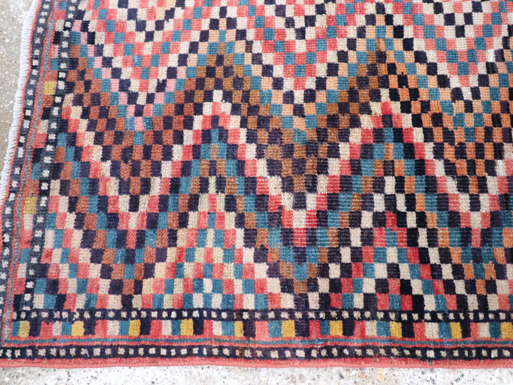 Vintage Persian Mahal Rug, No.28060 - Staging