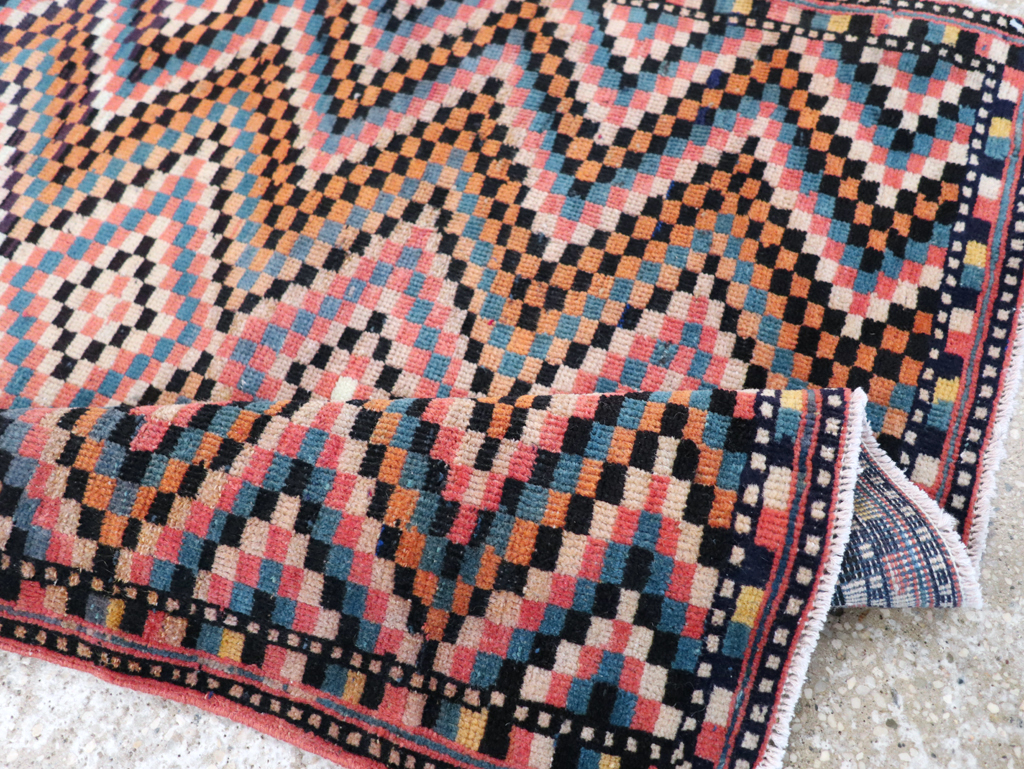 Vintage Persian Mahal Rug, No.28060 - Staging