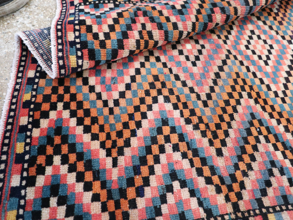 Vintage Persian Mahal Rug, No.28060 - Staging