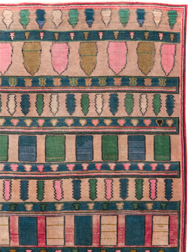 Vintage Persian Mashad Throw Rug, No.28067 - Staging