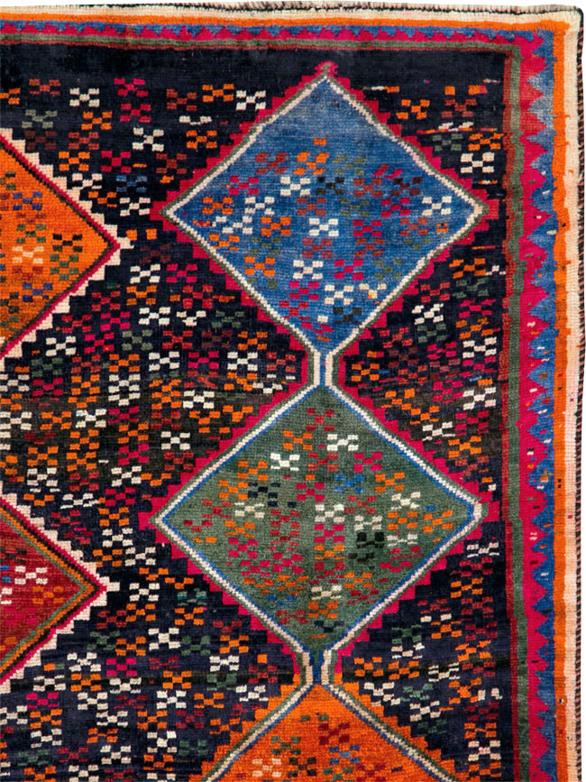 Vintage Persian Shiraz Accent Rug, No.28079 - Staging