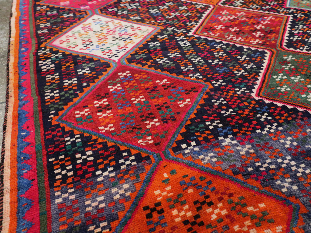 Vintage Persian Shiraz Accent Rug, No.28079 - Staging