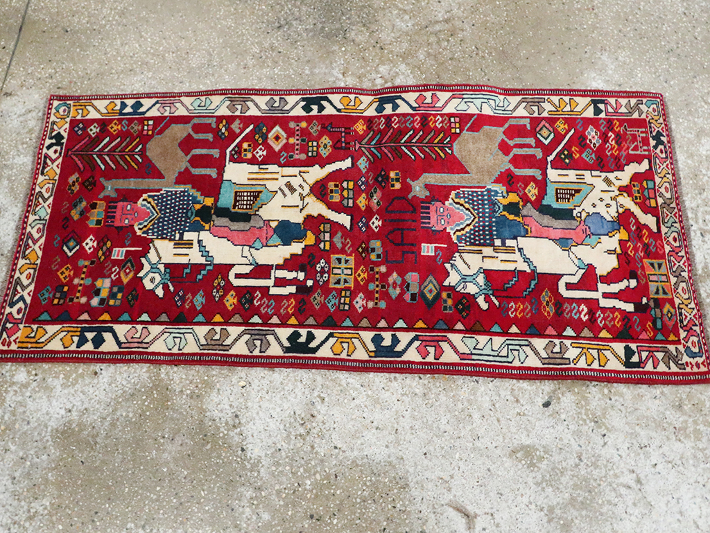 Vintage Pictorial Shiraz Rug, No.28082 - Staging
