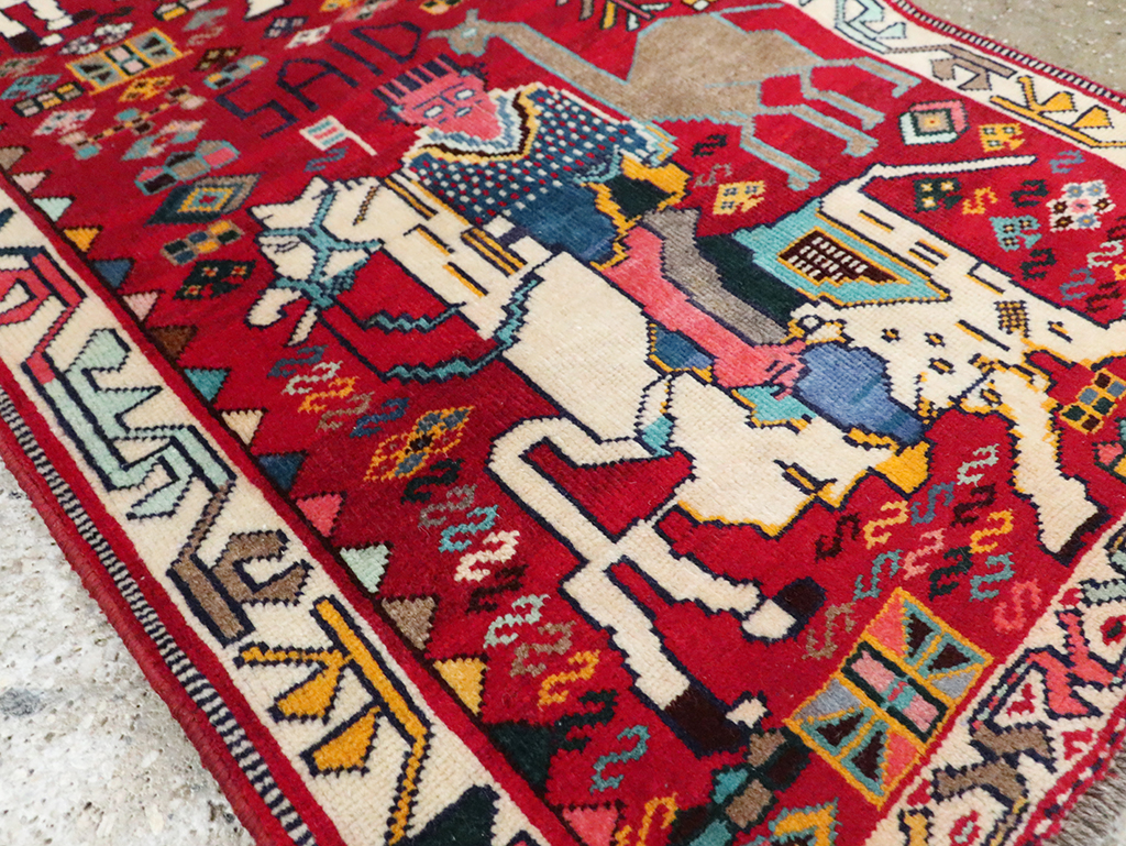 Vintage Pictorial Shiraz Rug, No.28082 - Staging