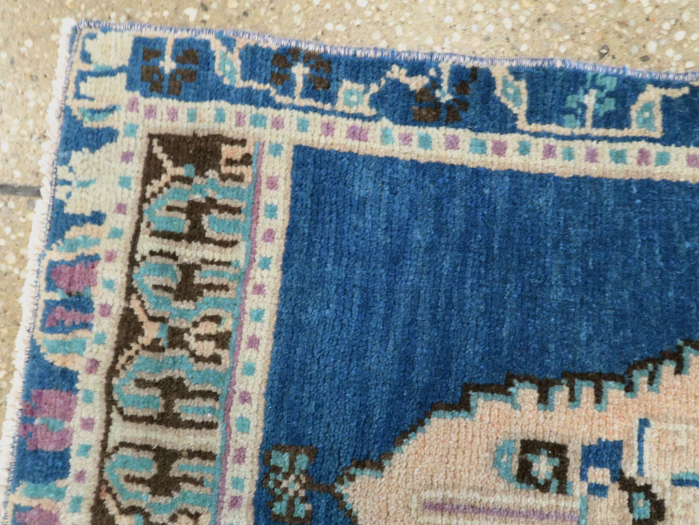 Vintage Turkish Anatolian Throw Rug, No.28118 - Staging