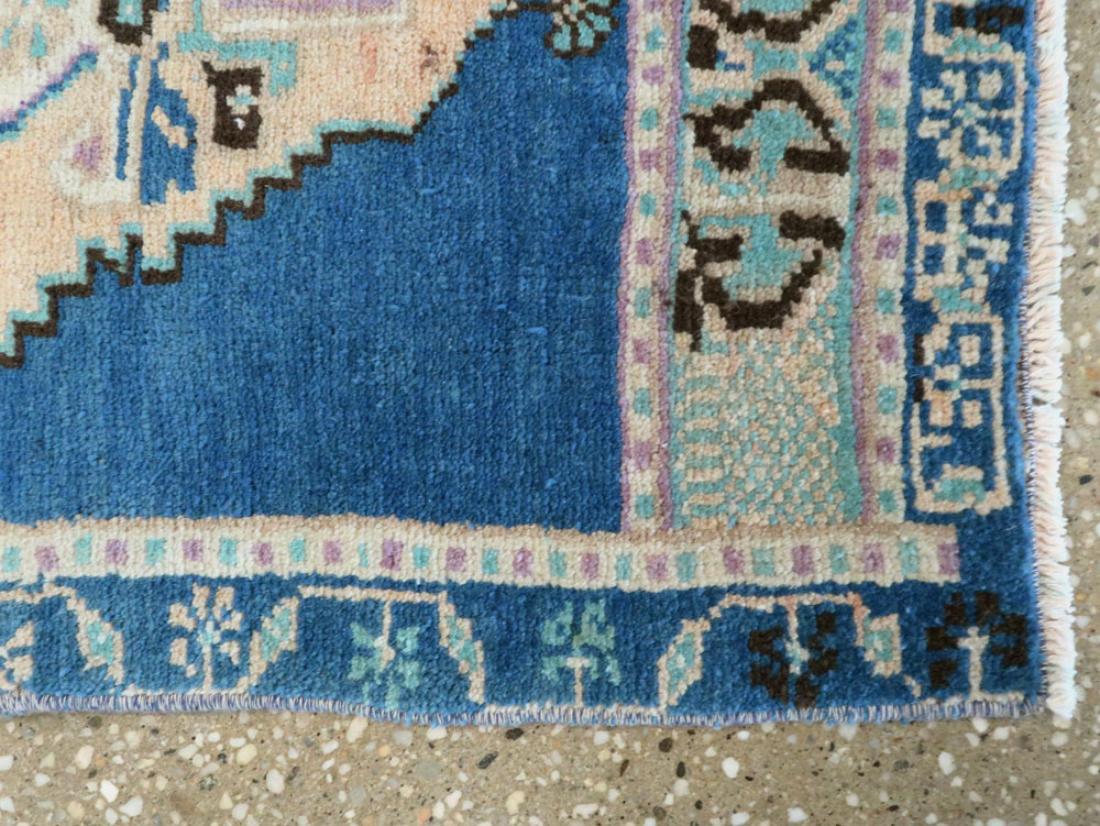 Vintage Turkish Anatolian Throw Rug, No.28118 - Staging