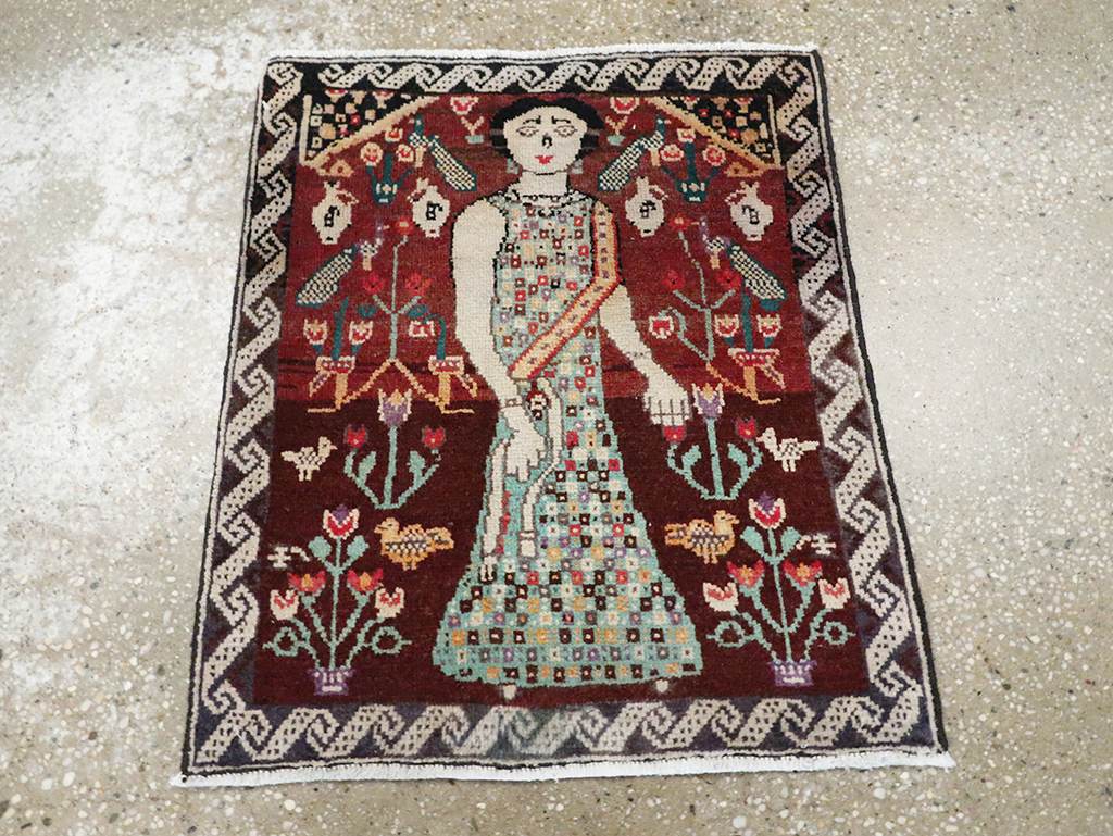 Vintage Persian Hamadan Pictorial Rug, No.28161 - Staging