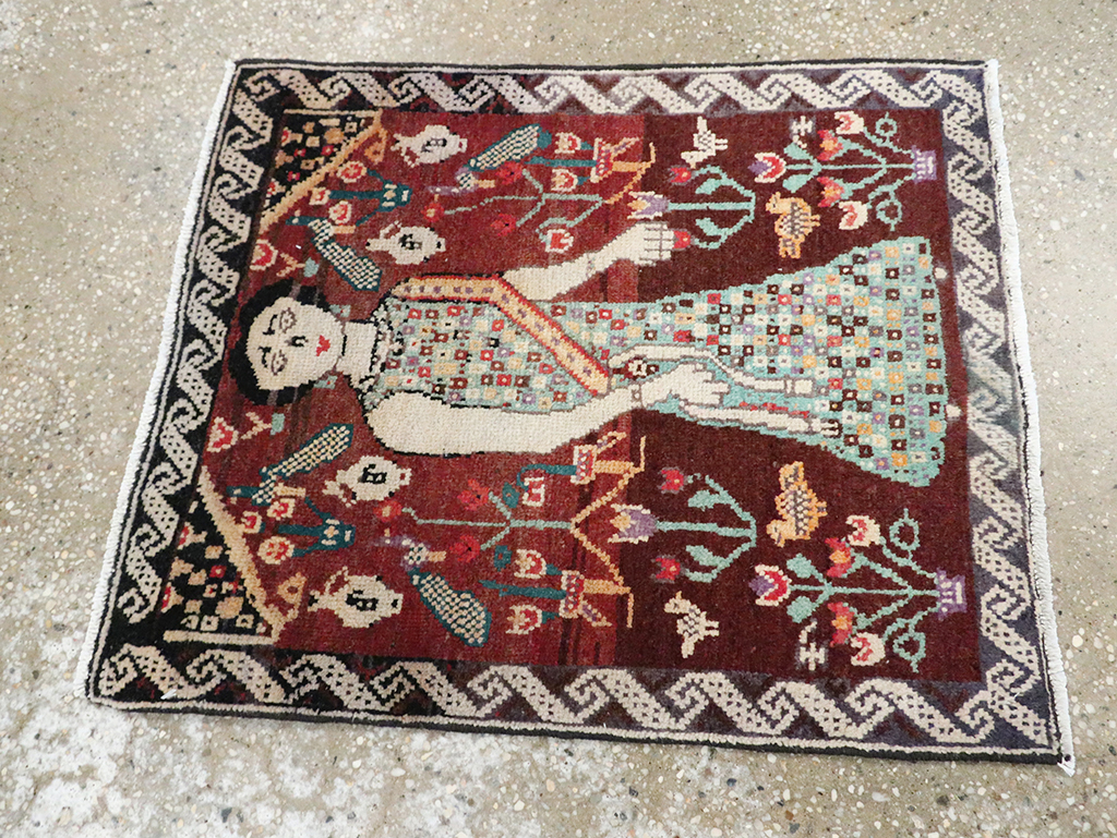Vintage Persian Hamadan Pictorial Rug, No.28161 - Staging