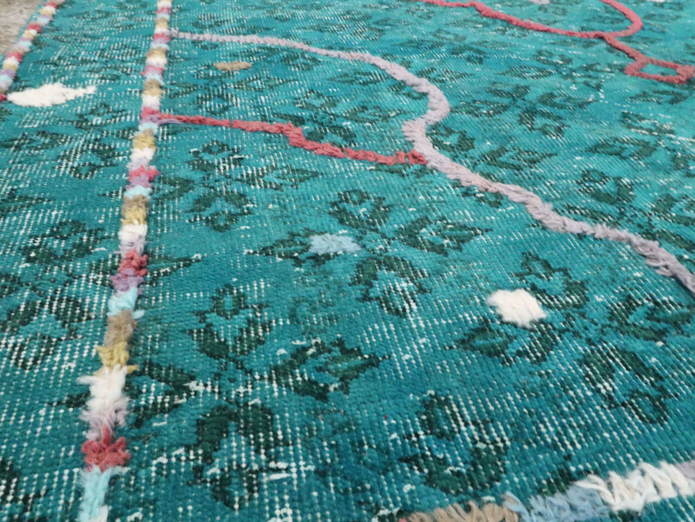 Modern Turkish Folk Rug, No.28169 - Staging