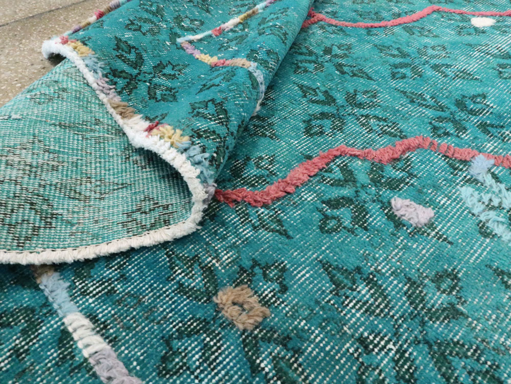 Modern Turkish Folk Rug, No.28169 - Staging