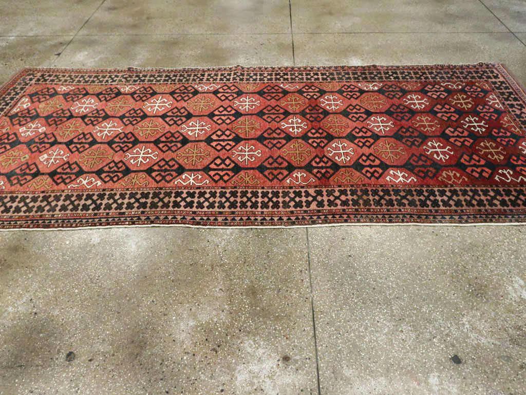 Vintage Kirghiz Gallery Carpet, No.28182 - Staging