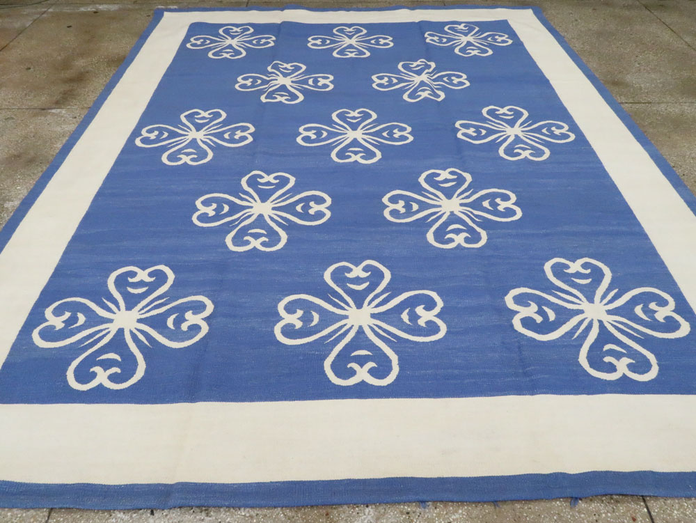 Modern Turkish Flatweave Room Size Carpet, No.28186 - Staging