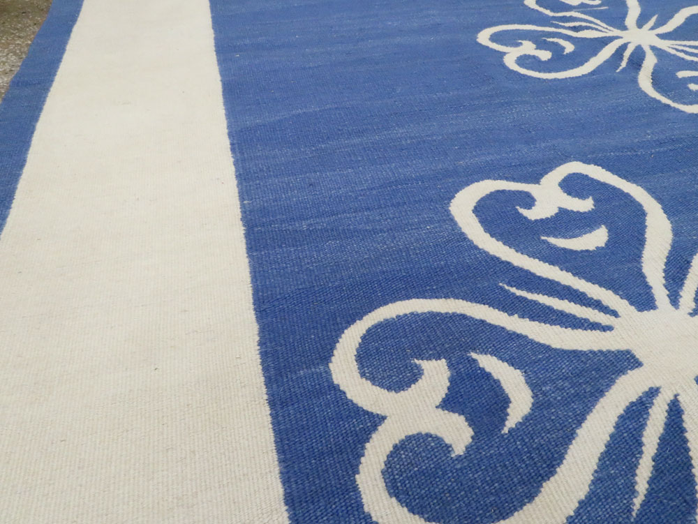 Modern Turkish Flatweave Room Size Carpet, No.28186 - Staging