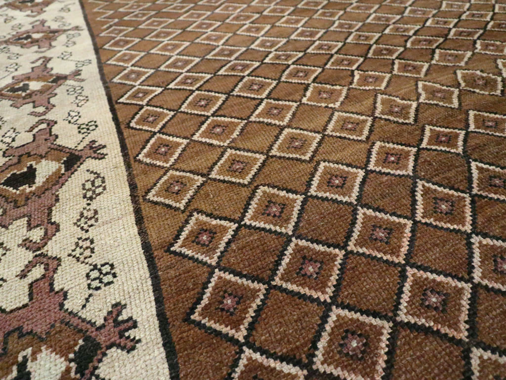 Vintage Anatolian Room Size Carpet, No.28267 - Staging