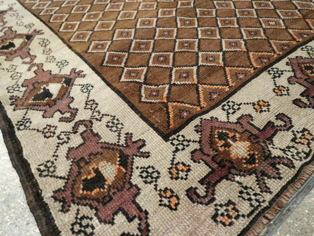 Vintage Anatolian Room Size Carpet, No.28267 - Staging