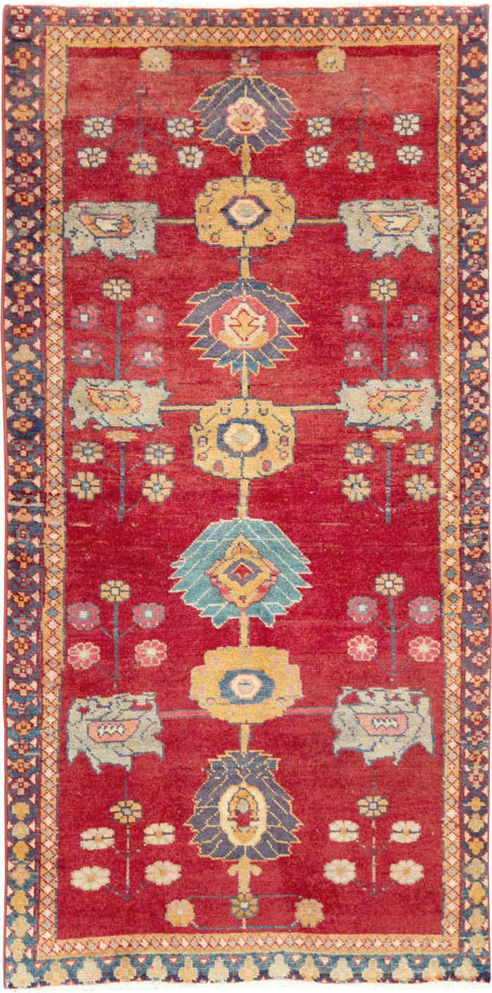 Vintage Persian Mahal Rug, No.28290 - Staging