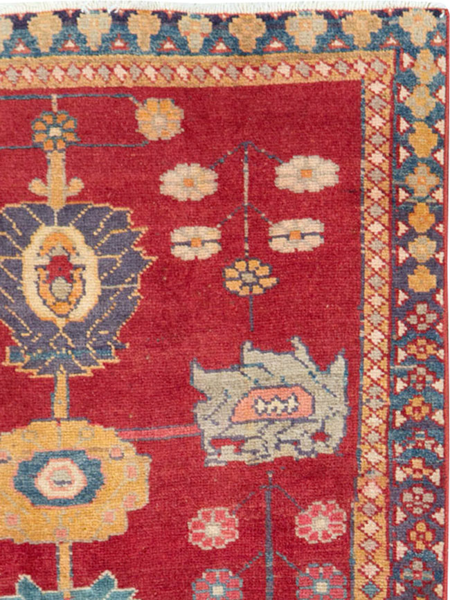 Vintage Persian Mahal Rug, No.28290 - Staging