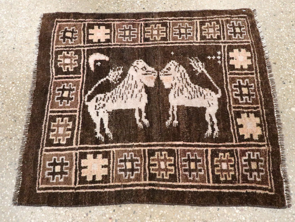 Vintage Turkish Anatolian Pictorial Rug, No.28355 - Staging