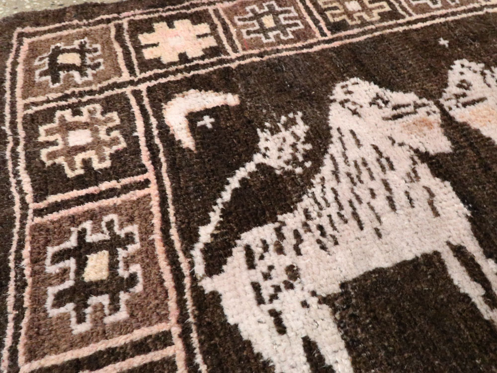 Vintage Turkish Anatolian Pictorial Rug, No.28355 - Staging