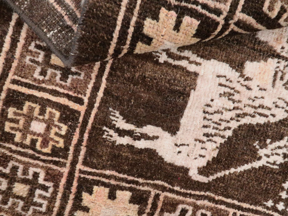 Vintage Turkish Anatolian Pictorial Rug, No.28355 - Staging