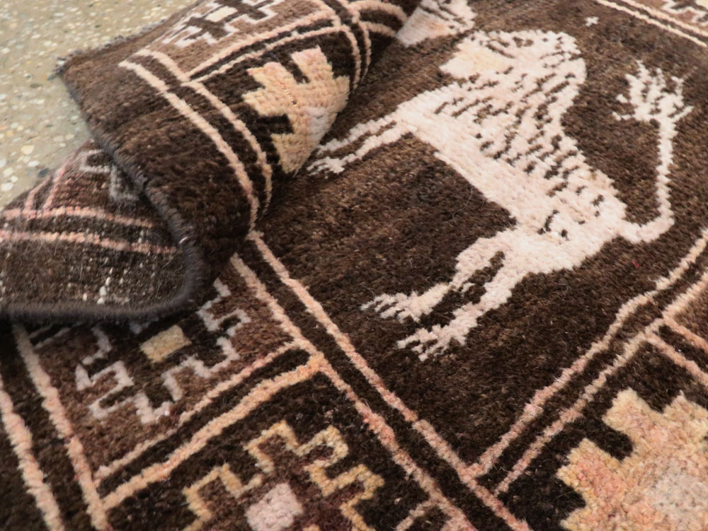 Vintage Turkish Anatolian Pictorial Rug, No.28355 - Staging