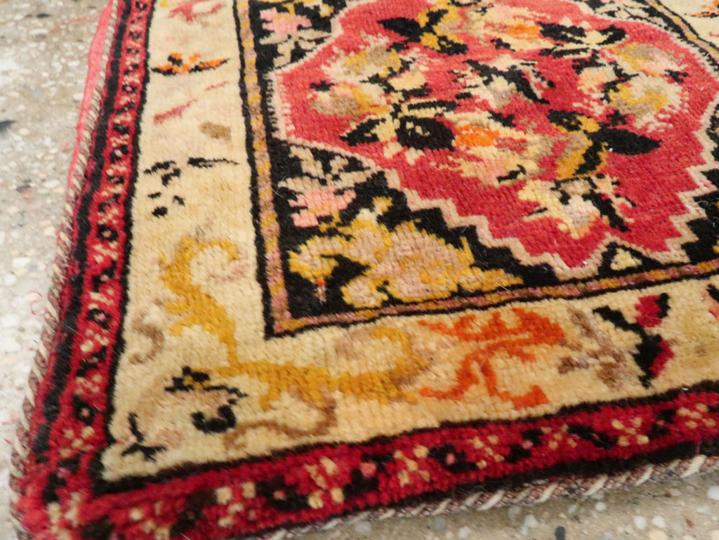 Vintage Caucasian Karabagh Bag, No.28356 - Staging