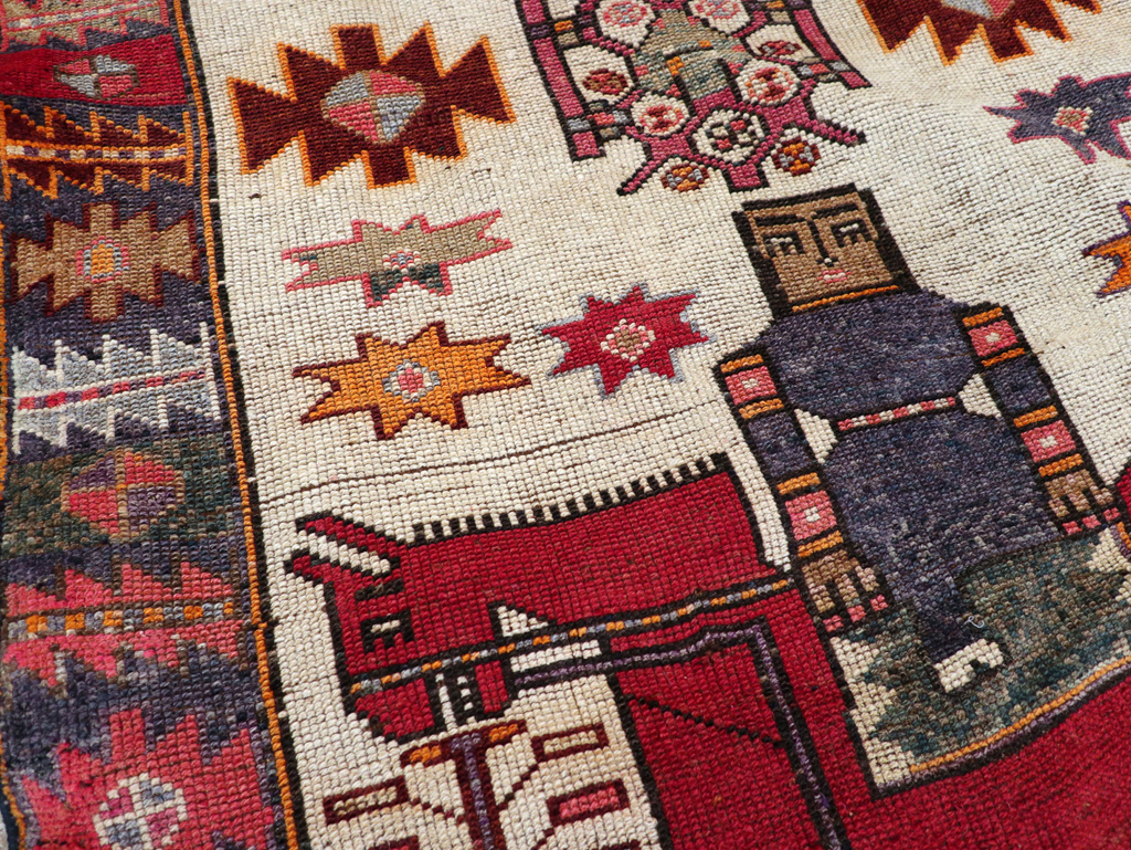 Vintage Persian Bakhtiari Rug, No.28361 - Staging