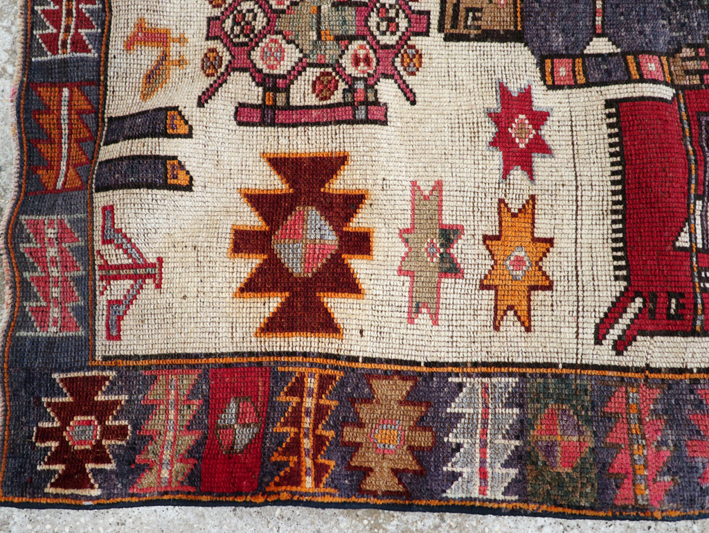 Vintage Persian Bakhtiari Rug, No.28361 - Staging