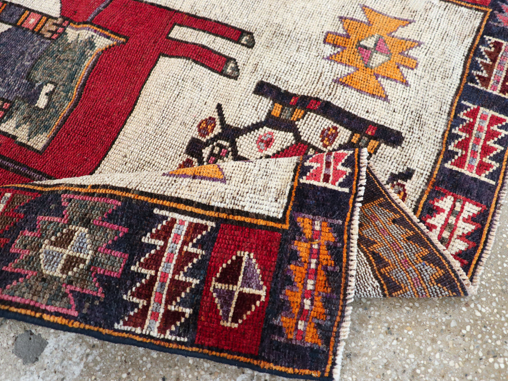 Vintage Persian Bakhtiari Rug, No.28361 - Staging