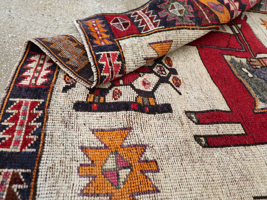 Vintage Persian Bakhtiari Rug, No.28361 - Staging