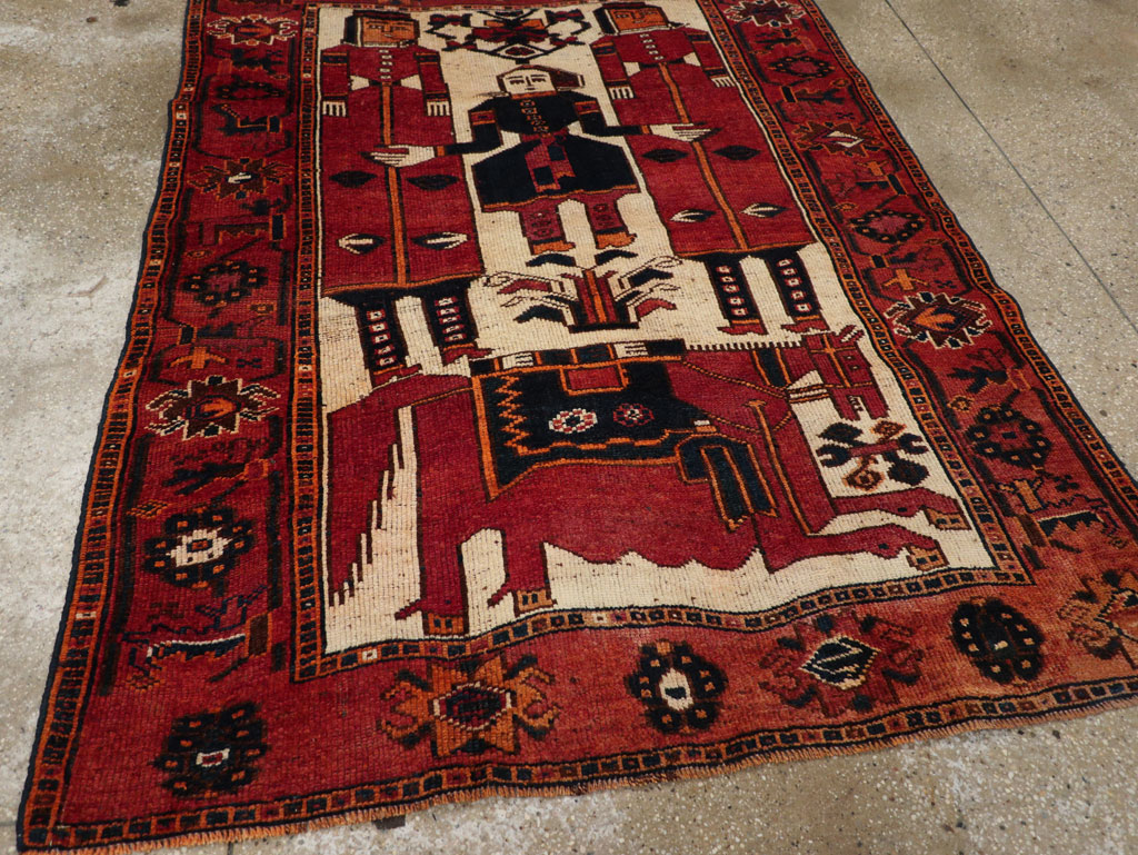 Vintage Persian Bakhtiari Pictorial Rug, No.28365 - Staging