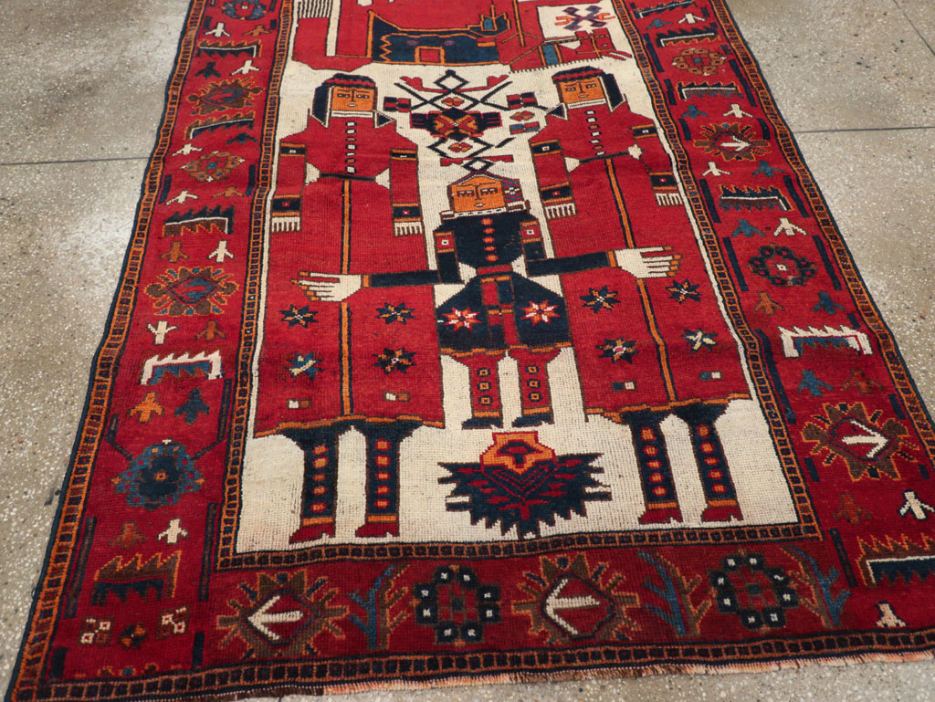 Vintage Persian Bakhtiari Pictorial Rug, No.28367 - Staging