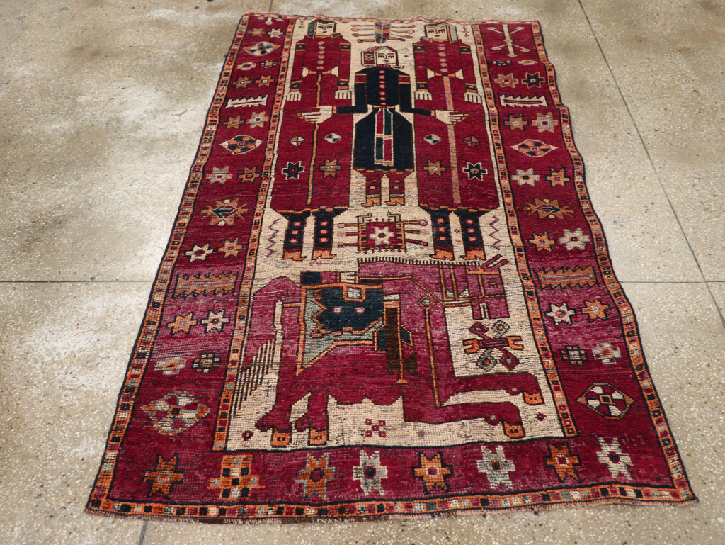 Vintage Persian Bakhtiari Pictorial Rug, No.28370 - Staging