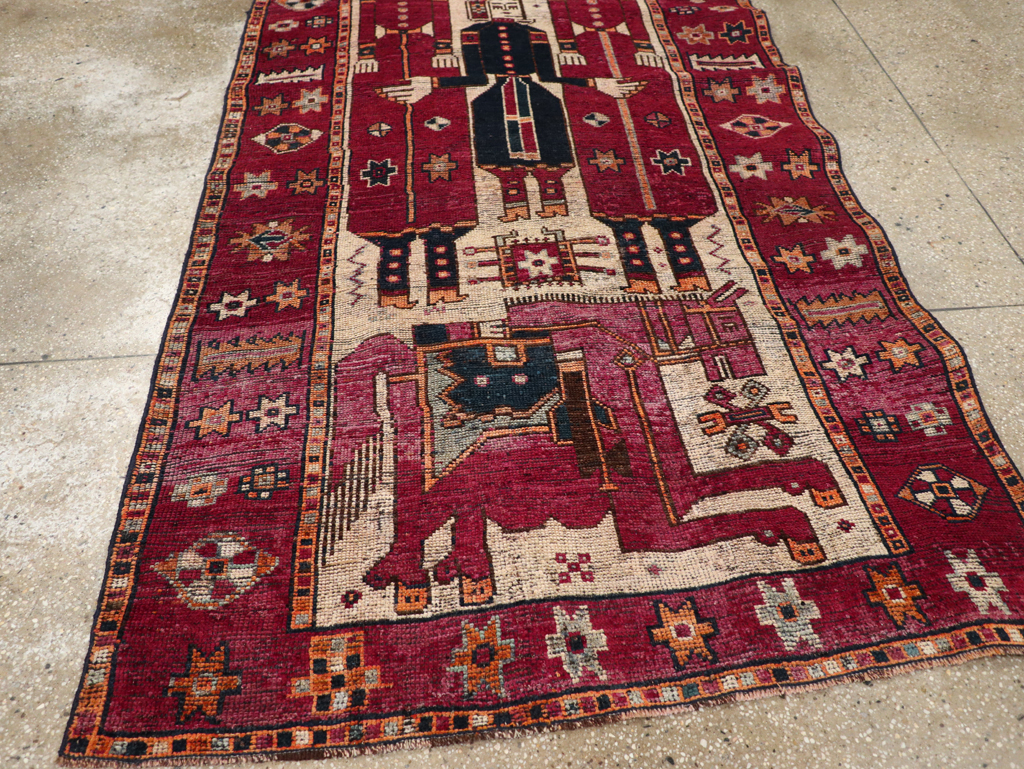 Vintage Persian Bakhtiari Pictorial Rug, No.28370 - Staging