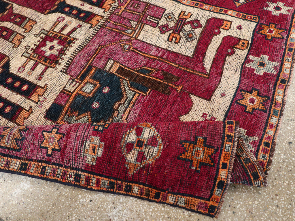 Vintage Persian Bakhtiari Pictorial Rug, No.28370 - Staging