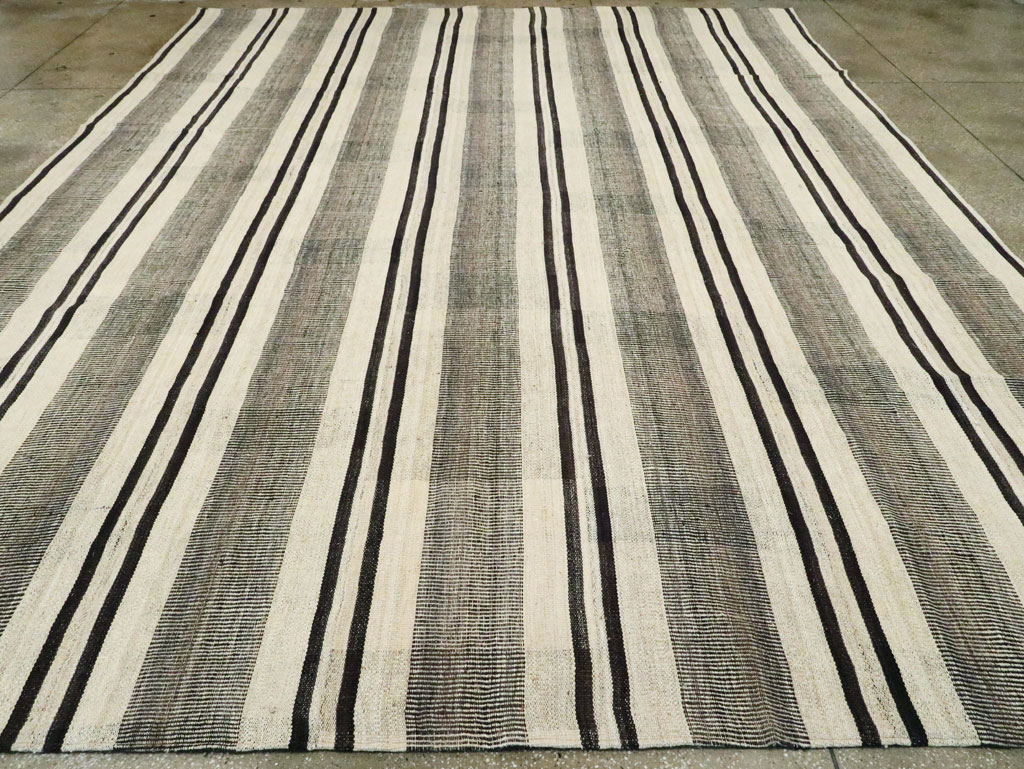 Vintage Persian Flatweave Kilim Room Size Carpet, No.28375 - Staging