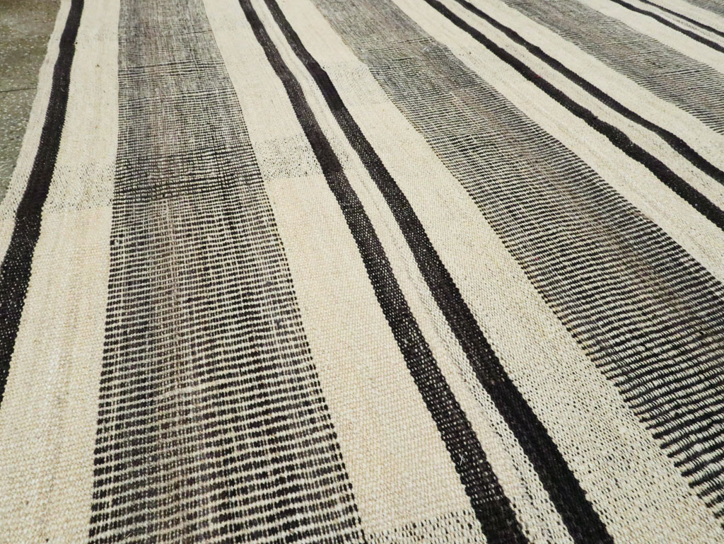 Vintage Persian Flatweave Kilim Room Size Carpet, No.28375 - Staging