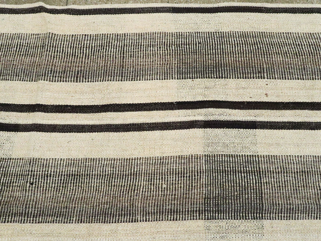 Vintage Persian Flatweave Kilim Room Size Carpet, No.28375 - Staging