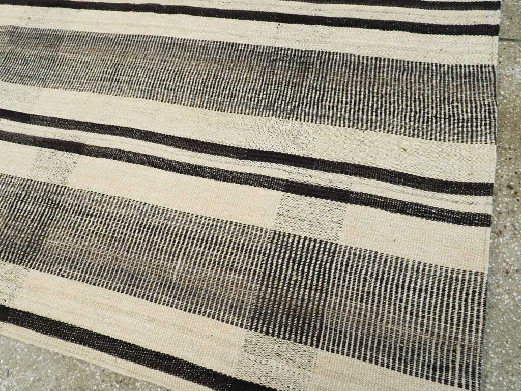 Vintage Persian Flatweave Kilim Room Size Carpet, No.28375 - Staging