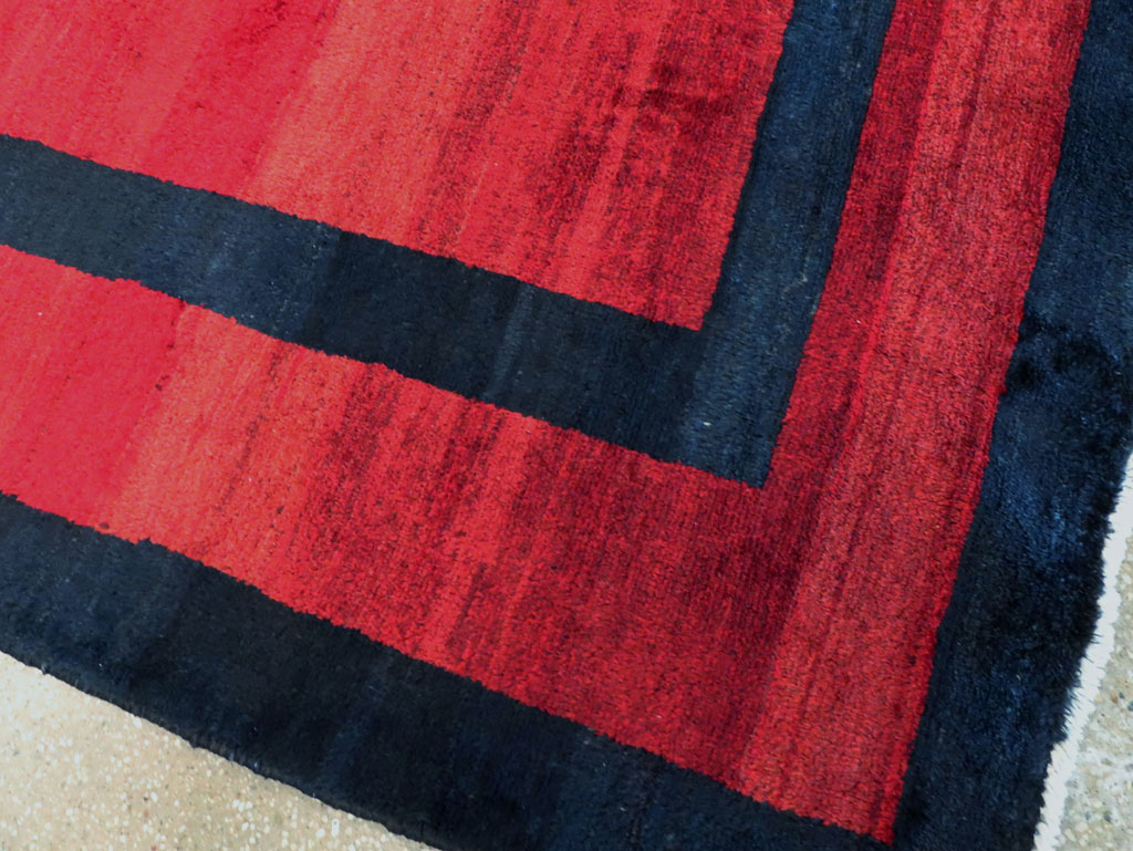 Vintage Persian Mahal Carpet, No.28423 - Staging