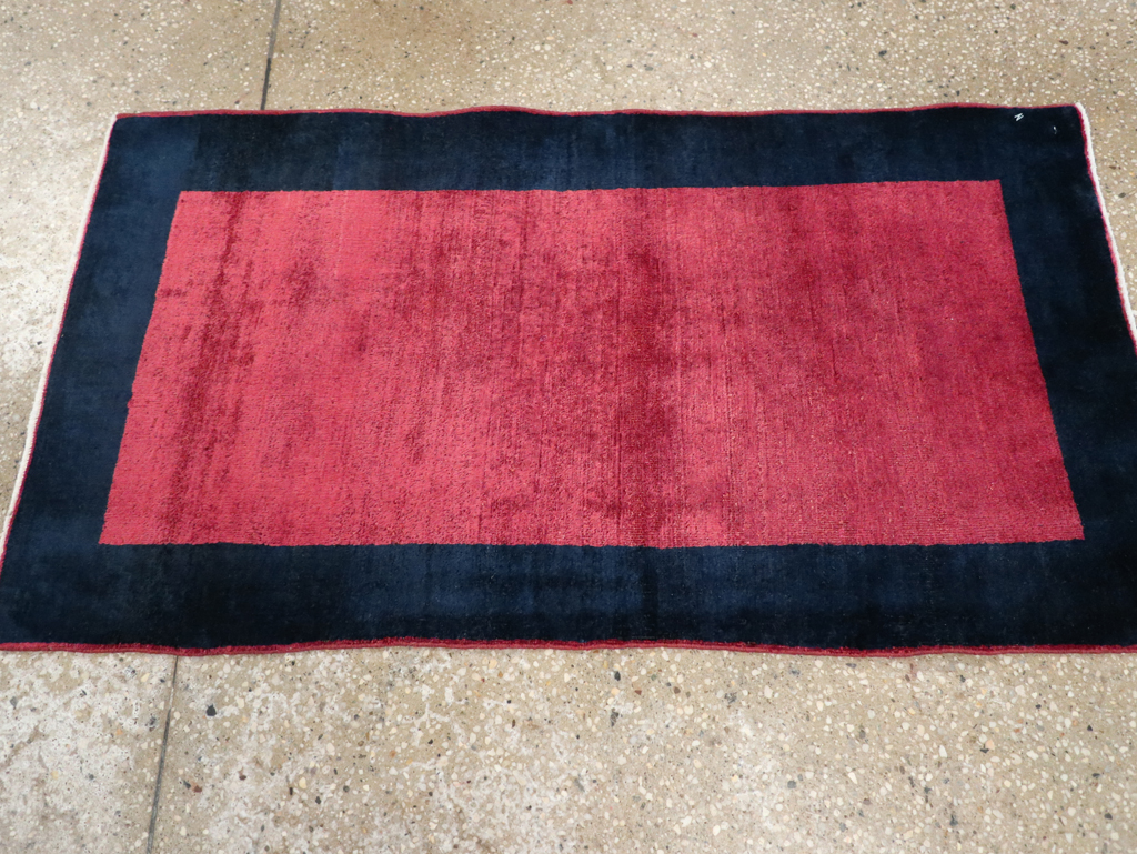 Vintage Persian Mahal Rug, No.28430 - Staging